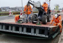 Marktintroductie van PlasticRoad. Foto van de prefab wegconstructie
