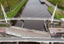 Groningse Gerrit Krolbrug aangevaren. Luchtfoto