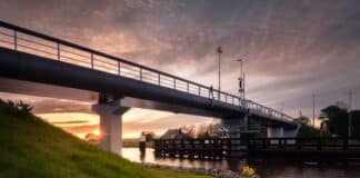 WSP, Sweco en Westenberg - foto brug bij zonsondergang