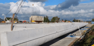 Spoordek Bedum - foto van het in te schuiven spoordek