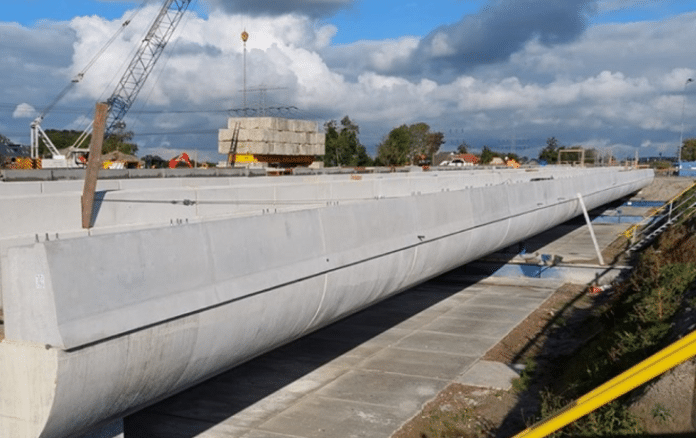 Spoordek Bedum - foto van het in te schuiven spoordek