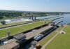 Maasobjecten aan IMPAKT - luchtfoto van de sluis en stuw bij Belfeld