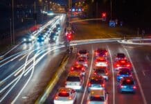 Betere verkeersdoorstroming - foto opstopping bj verkeerslichten