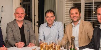 Ballast Nedam neemt Mouwrik Waardenburg over - foto van het tekenmoment