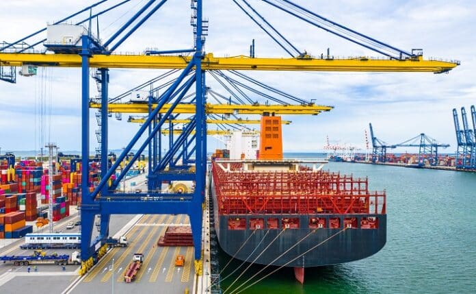 AmmoniaDrive - haven met containerschip