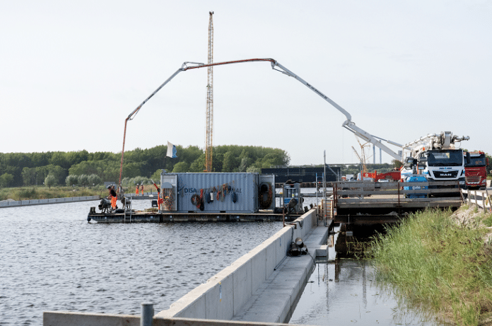 onderwaterbeton - foto van de laatste storting voor de toerit van de Hollandtunnel
