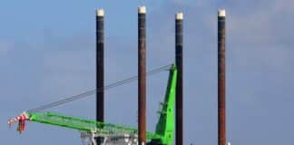 Maasdeltatunnel - foto van het jack up-schip Neptune