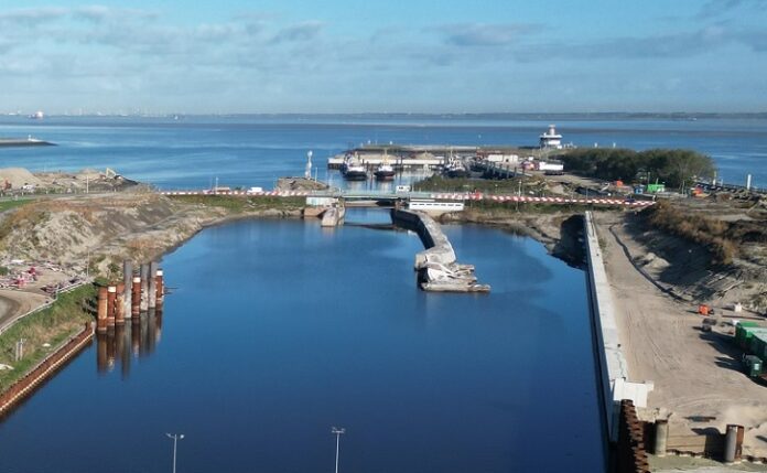 Proefploffen - Luchtfoto Middensluis