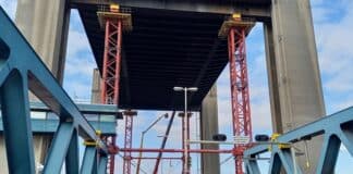 Calandbrug tijdens de reparatie