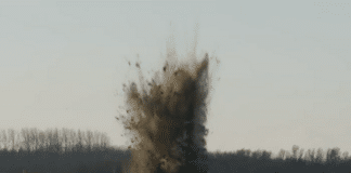 demolitieproef op de Groningse testdijk