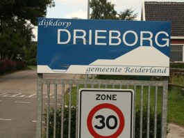 GOW30 - borden om bebouwde kom en snelheidslimiet van 30 kilometer aan te geven in het dorp Drieborg