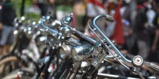 City Deal Fietsen - rij sturen van geparkeerde fietsen