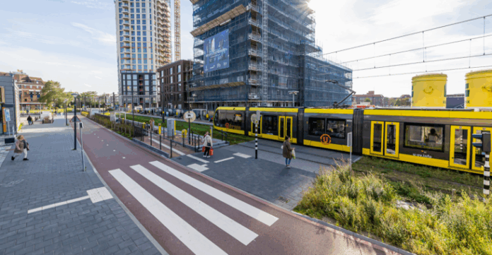 Tramstation bij nieuwbouw