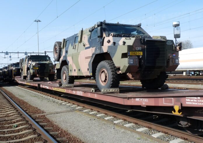 Militair transport op spoor