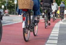 De fietsersbond pleit voor blijvende middelen voor veilige fietspaden (foto: Canetti via iStock)